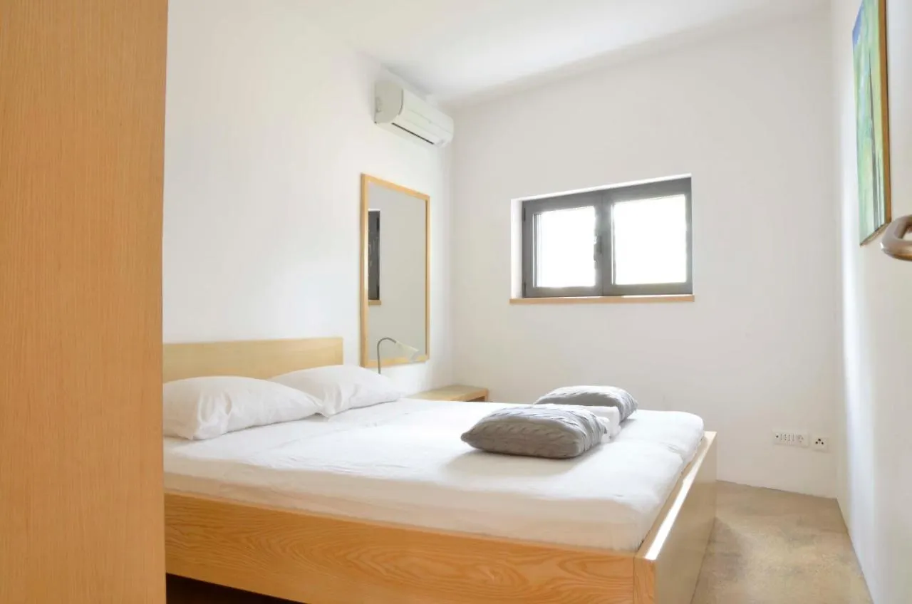 Inside/Outside Villa Slatine