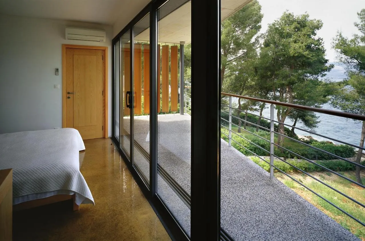 Inside/Outside Villa Slatine