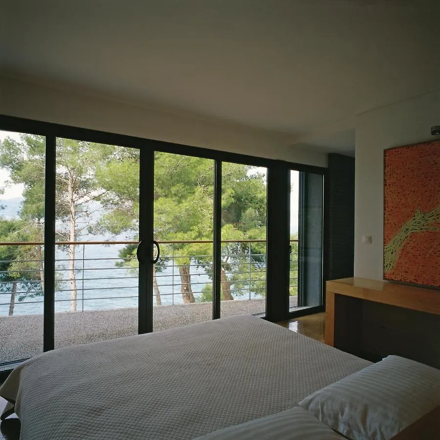 Inside/Outside Villa Slatine
