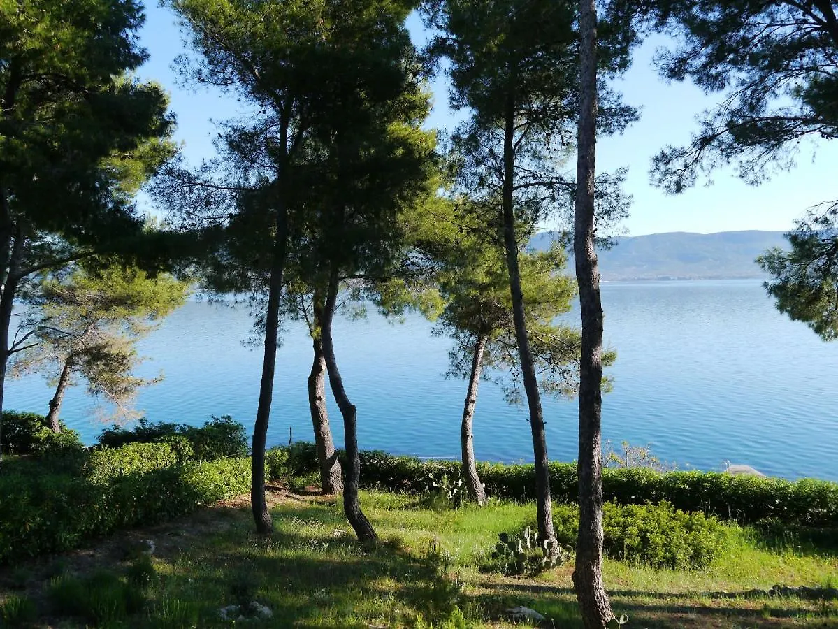 Inside/Outside Villa Slatine Croatia